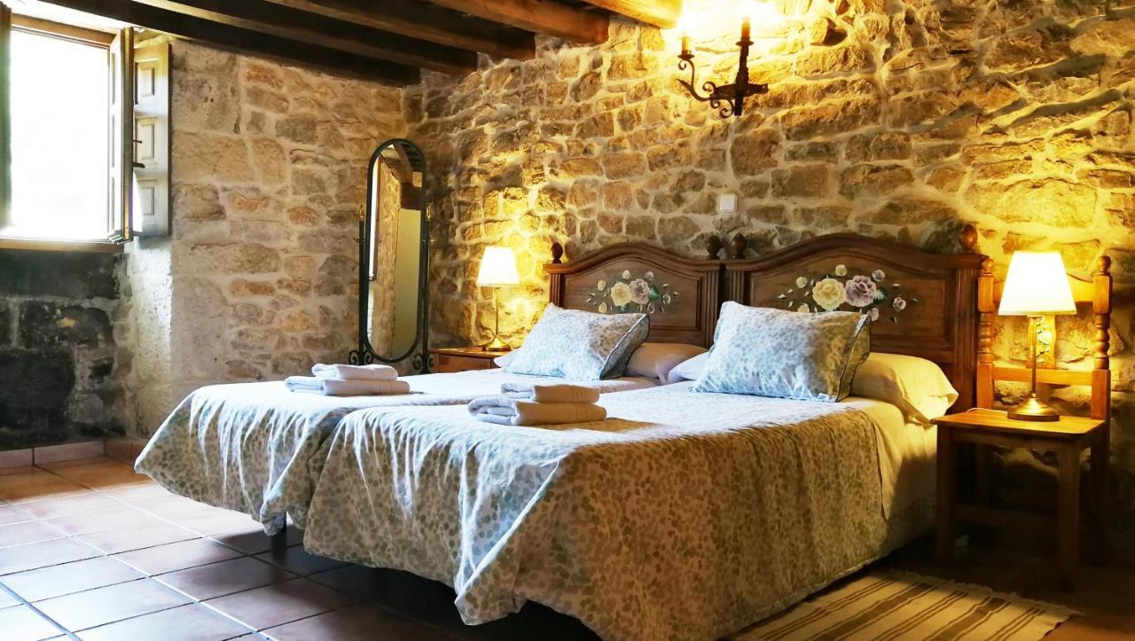 Casa Rural La Toba I Y II Bezana エクステリア 写真